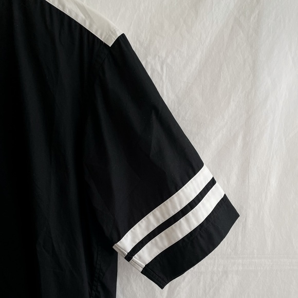 CASELY-HAYFORD🖤 Kingsland Letterman Tee button down - Picture 3 of 7